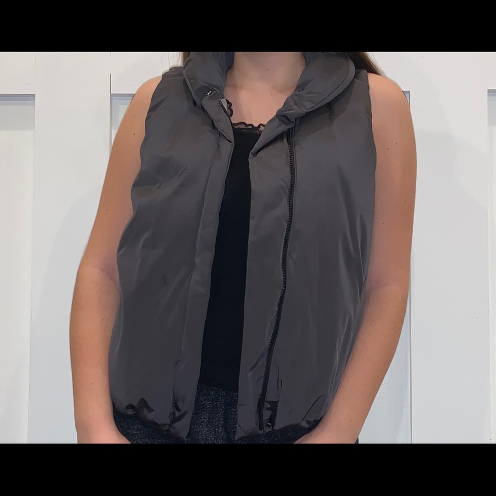 GAP Grey Puffy Vest S